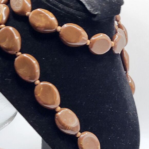 Chunky Brown Acrylic Neckace 36in lobster clasp - Picture 2 of 3